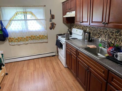 1111 Straight Path, Babylon NY  11704-2311 exterior