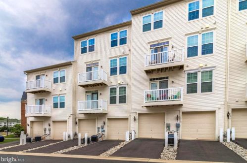 7366 Brunson Cir, Gainesville VA 20155 exterior