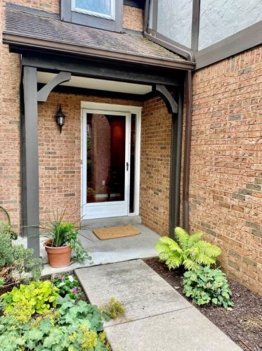 200 Allenberry Cir, Pittsburgh, PA 15234-1002