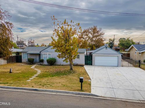 9809 Greenacres Dr, Bakersfield, CA 93312-2739