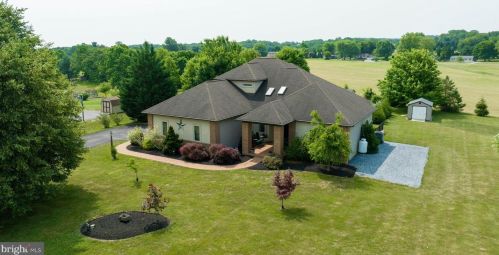 23 Farmington Way, Smithville, PA 17560-9428