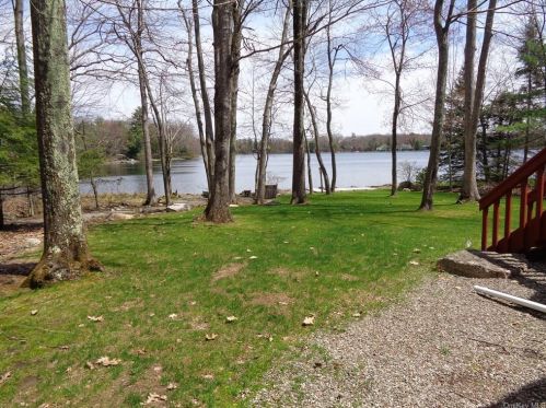 124 Lake Shore Dr, Rock Hill, NY 12775-6523