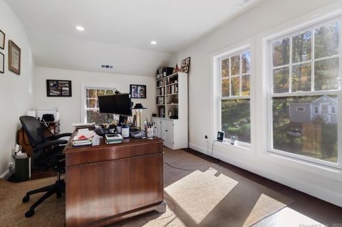 75 Chestnut Hill Rd, Ridgefield CT  06877-1202 exterior