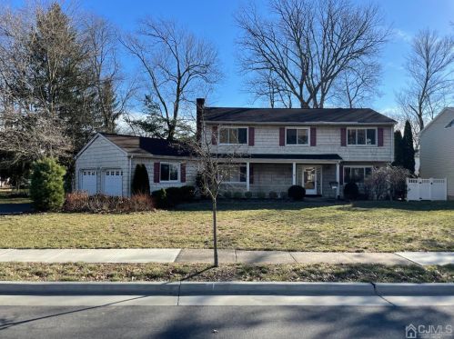 29 Hillwood Rd, East Brunswick, NJ 08816-4621
