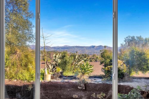 11382 Crazy Horse Dr, Lakeside CA 92040-1205 exterior