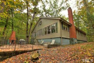74 Mistletoe Ln, Clarksville, VA 23927-3703
