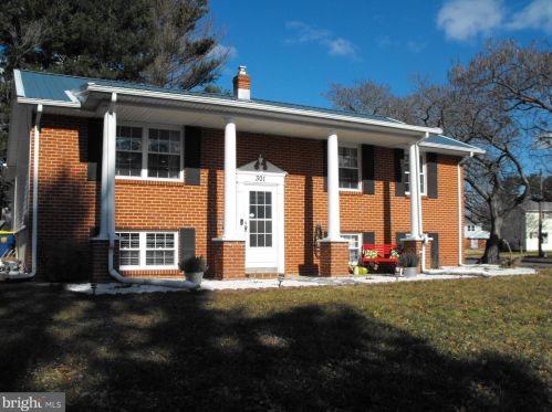 301 Mockingbird Ave, Dover, DE 19904-4840