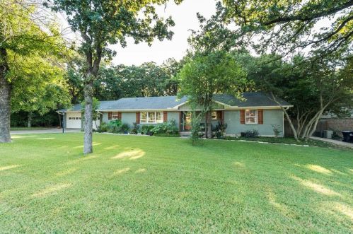 2624 Glenwood Ln, Denton, TX 76209-1126