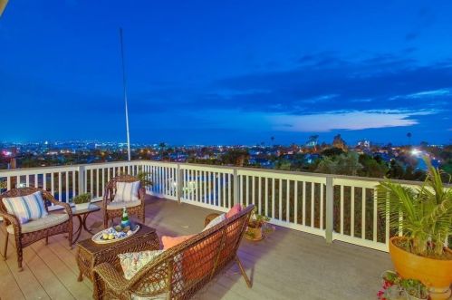 1527 Loring St, San Diego CA  92109-1765 exterior
