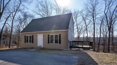 970 Pleasant Valley Rd, Groton, CT 06340-6116