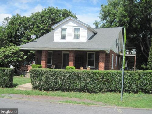 79 Station Ave, Coopersburg, PA 18036-2123