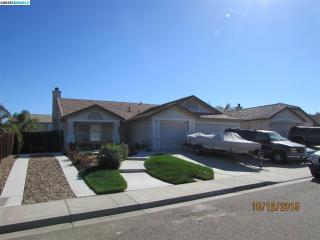 5016 Winchester Dr, Oakley, CA 94561-6314