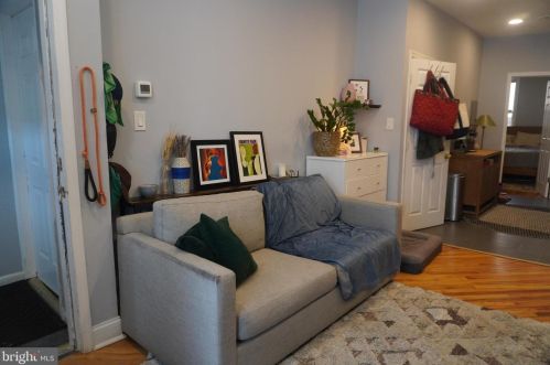 1711 6th St, Philadelphia, PA 19122-2912