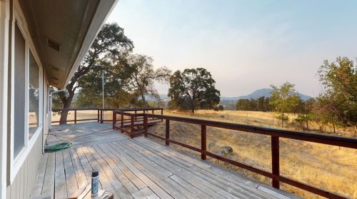 7525 Riata Way, Angels Camp, CA 95222-9409