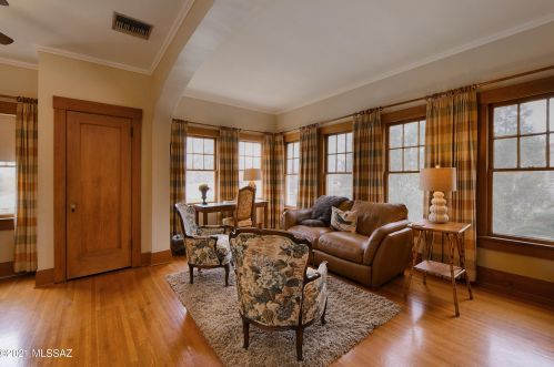 309 1 St, Tucson AZ 85705-7818 exterior