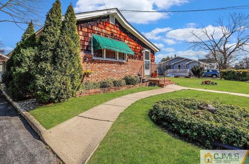 1402 Valley Dr, Belmar, NJ 07719-4059