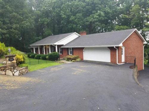 1389 Chestnut Mtn Dr, Vinton VA  24179-1723 exterior