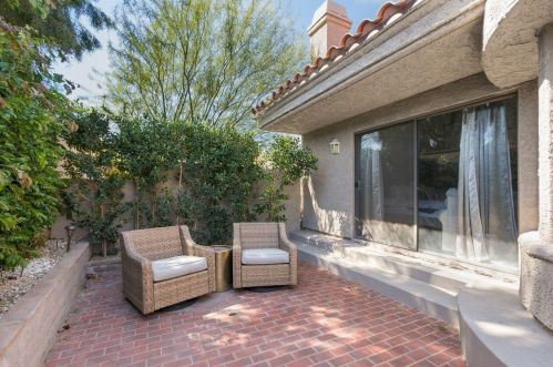 48127 Calle Seranas, La Quinta CA  92253-2205 exterior