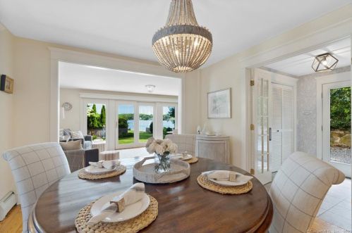 64 Elm St, Groton CT 06340-5616 exterior