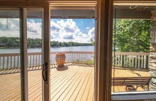 44 Overlook Rd, Rock Hill NY  12775-6208 exterior