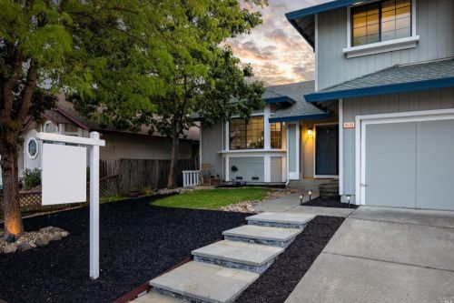 9533 Kristine Way, Windsor, CA 95492-8889