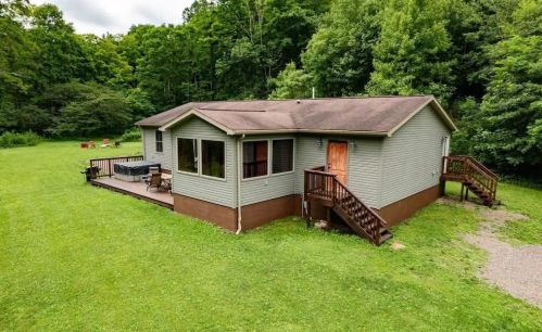 221 Dull Hill Rd, Listonburg, PA 15424-2533