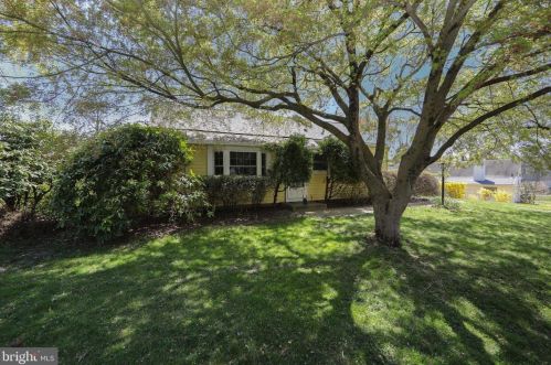 1013 Pennsylvania Ave, Southampton, PA 18966-3409