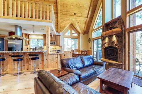 12764 Ski Slope Way, Truckee CA  96161-6612 exterior