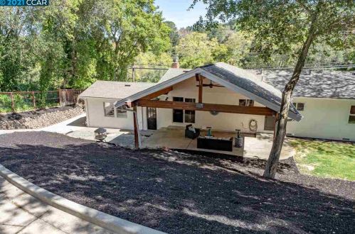 392 Moraga Way, Orinda CA  94563-3805 exterior