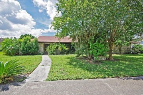 8936 Crichton Wood Ct, Orlando, FL 32819-4809