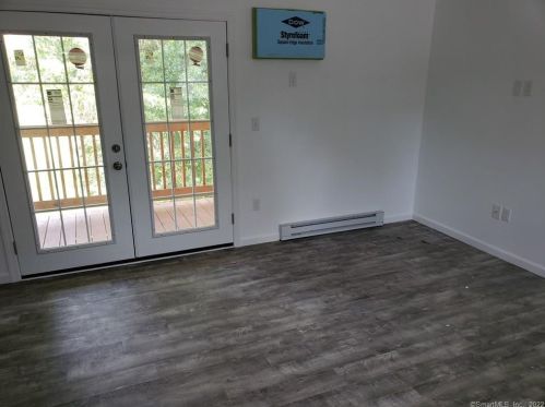 425 Federal Rd, Brookfield Center, CT 06804-2037