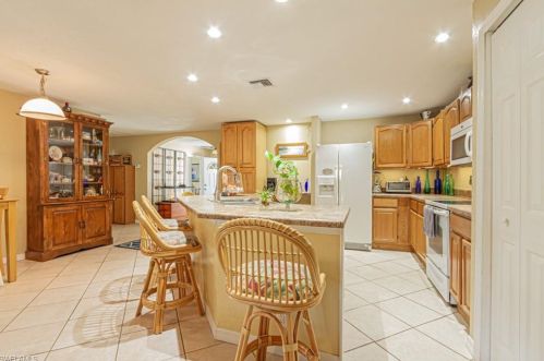 3471 Papaya St, Saint James City, FL 33956-2572