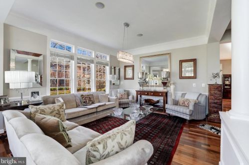 19376 Ml Dm Pl, Leesburg VA 20176-1637 exterior