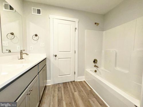 810 Beckwith St, Charles Town WV  25414-1439 exterior