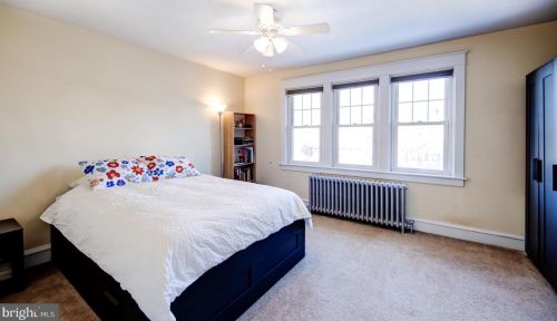 422 Delaware Ave, Lansdale PA 19446-3422 exterior