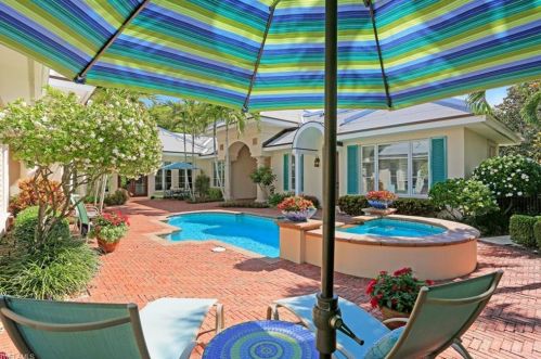 185 Cheshire Way, Naples, FL 34110-4408