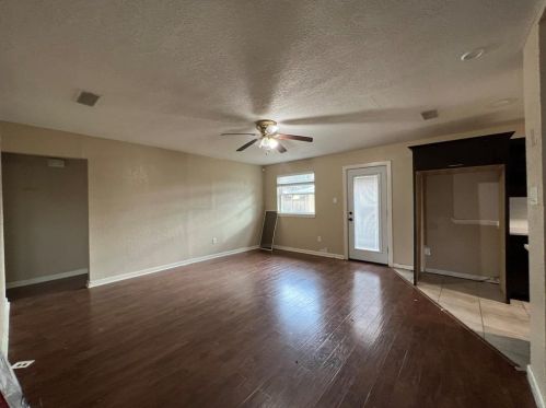 3404 Royal Crst Dr, Fort Worth TX 76140-2716 exterior