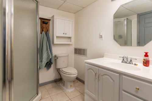 8709 Sentry Dr, Florence KY  41042-8275 exterior