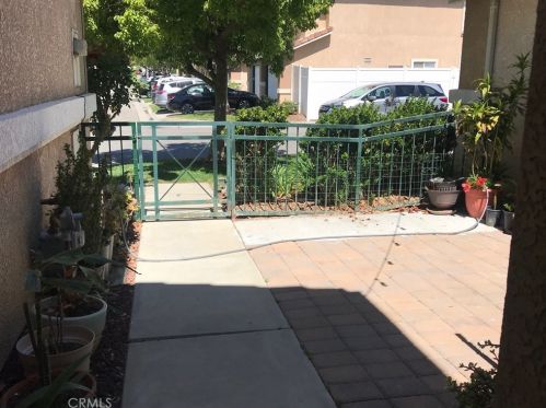 30422 Daisy Ct, Santa Clarita CA  91384-3779 exterior