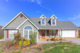 2136 Aaron Ct, Pigeon Forge, TN 37876-8008