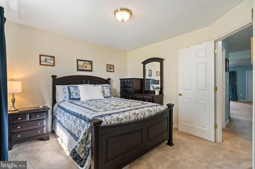 14238 Hunters Run Way, Gainesville VA  20155-4408 exterior