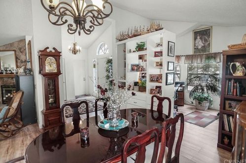20228 Shadow Island Dr, Santa Clarita, CA 91351-5804