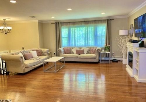 1071 Vail Rd, Parsippany NJ  07054-1632 exterior