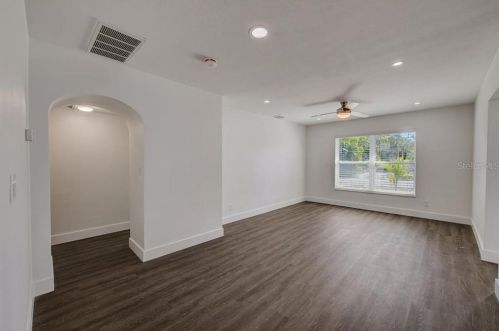 321 28th Ave, Saint Petersburg, FL 33704-2936