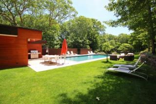 1775 Noyack Rd, South Hampton NY  11968-1431 exterior