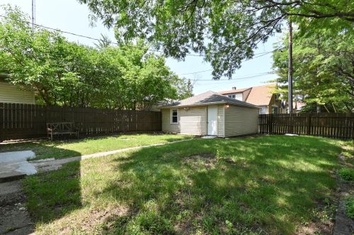 4902 Hoyt Pl, Milwaukee WI  53216-2331 exterior