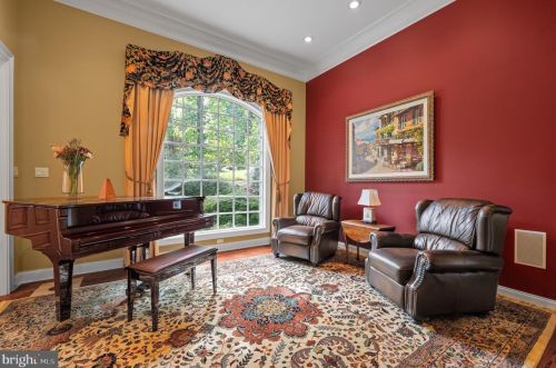 100 Deer Vly Ln, Wilmington DE  19807-1912 exterior