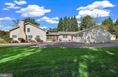 12 Orchard Way, Mount Laurel, NJ 08054-1627