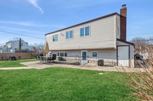 803 Delaware Ave, North Lindenhurst NY  11757-2812 exterior