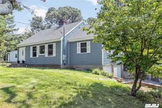 26 Dartmouth Rd, Shoreham, NY 11786-1226